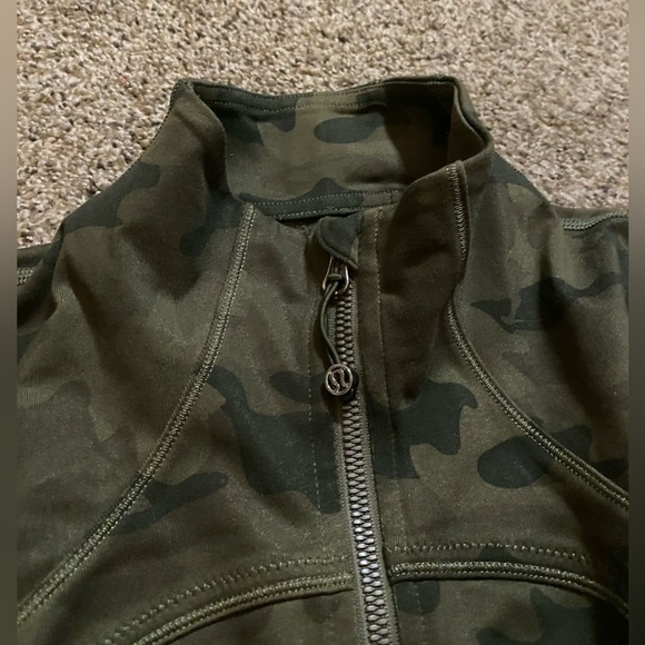 Lululemon Forme Jacket *cuffins - Picture 3 of 5